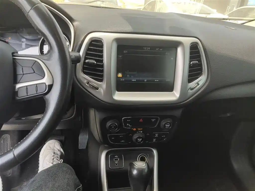 Compass 200 T Auto Home Enjoyment