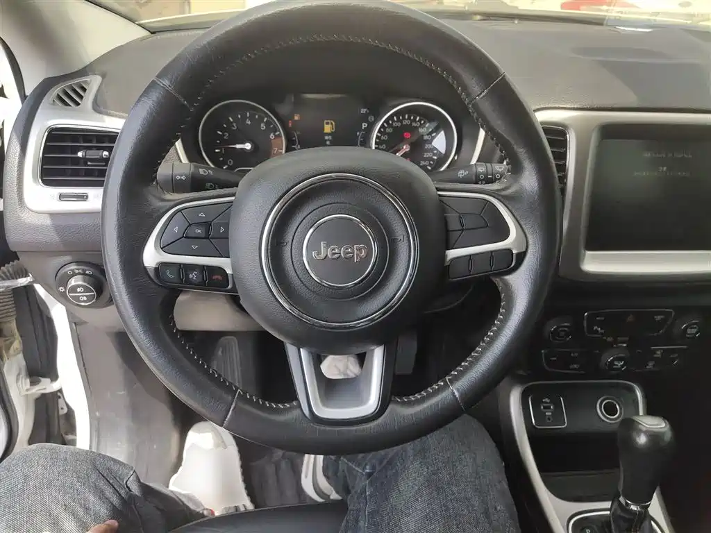 Compass 200 T Auto Home Enjoyment