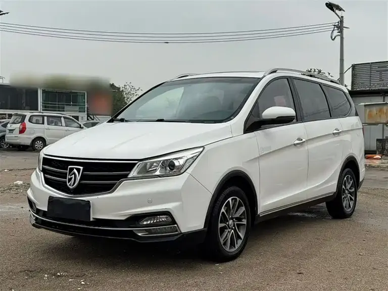 Baojun 730 1.5 T CVT Flagship 7-seat CN-VI