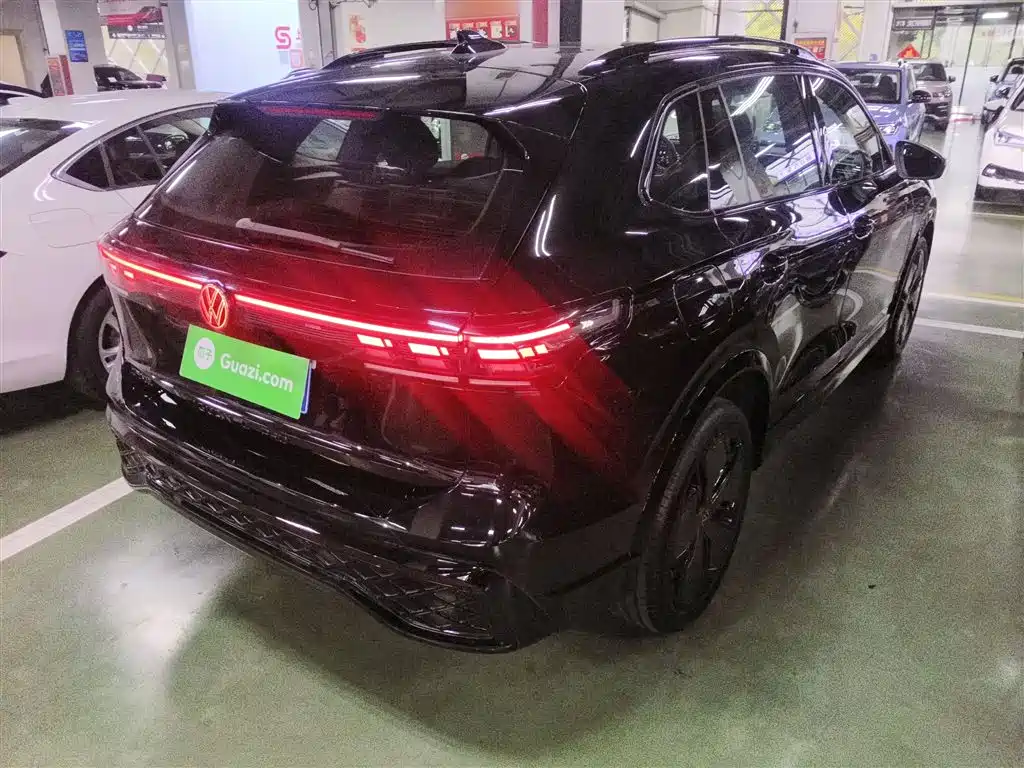 Tiguan L PRO 330 TSI 2 WD R-Line Smart Supreme