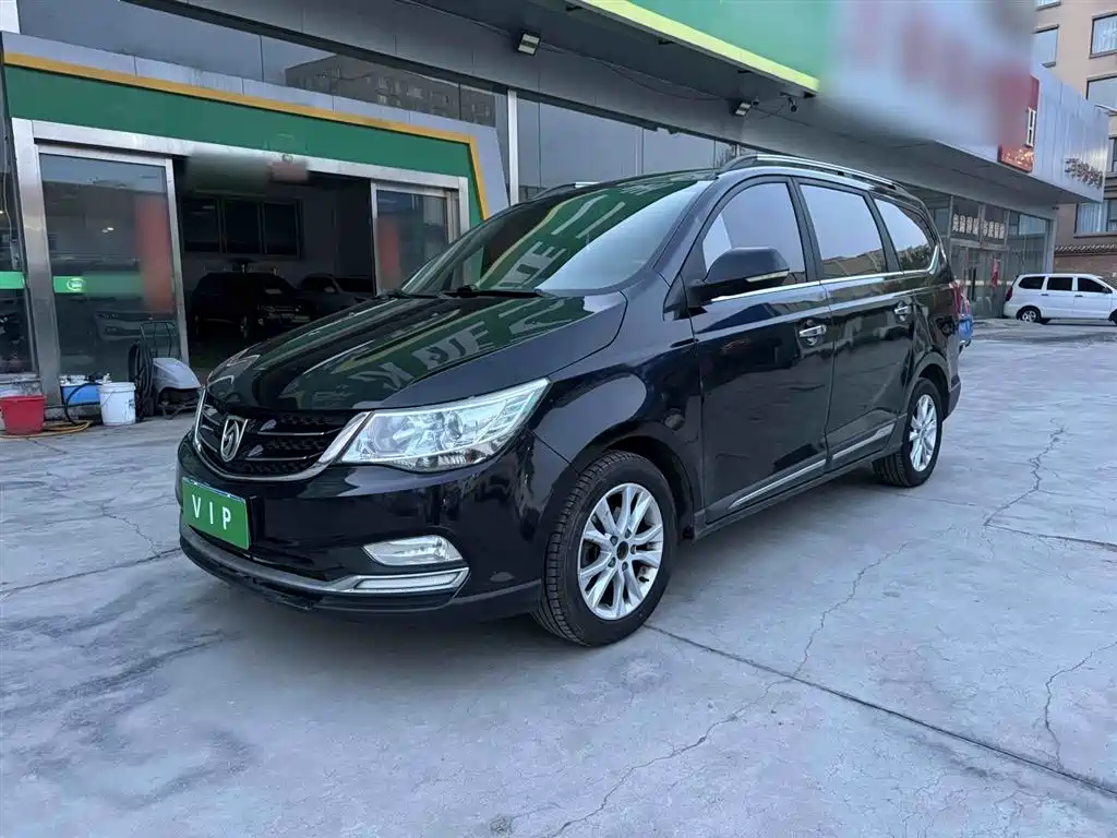 Baojun 730 1.5 L Manual Comfort 7-seat CN-V