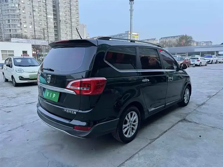 Baojun 730 1.5 L Manual Comfort 7-seat CN-V