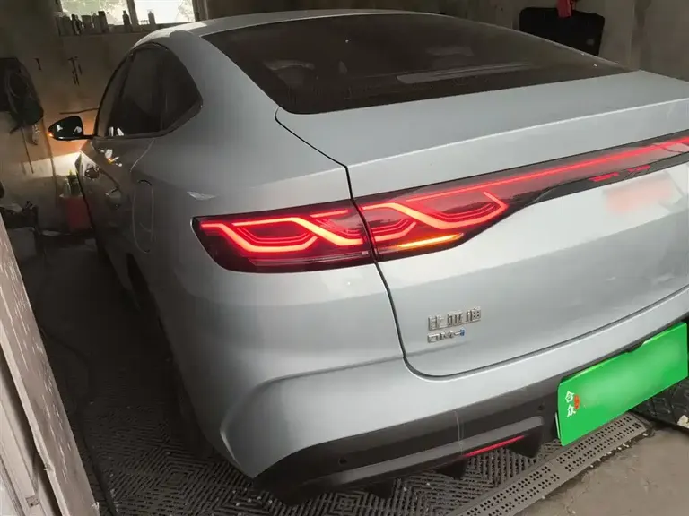 BYD Qin L DM-i 80 KM Leading
