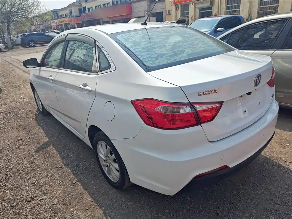 Yuexiang V7 1.6 L Manual Joy Style CN-V