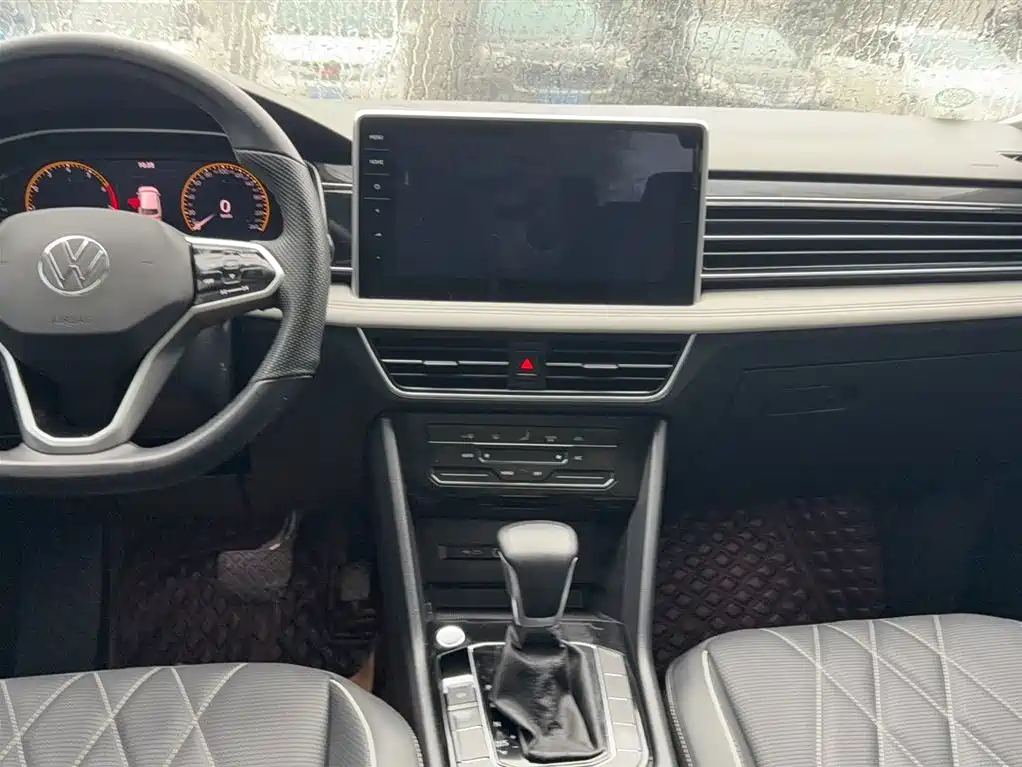 Tiguan L 330 TSI Auto 2 WD Smart Enjoyment