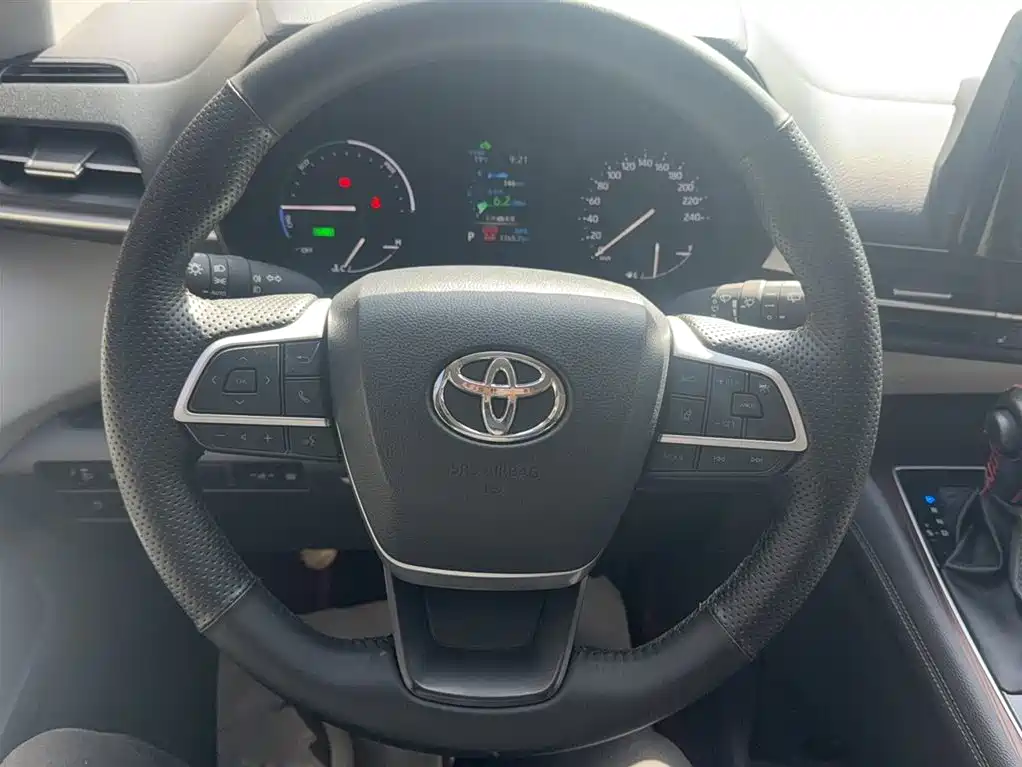 Granvia 2.5 L Hybrid Comfort