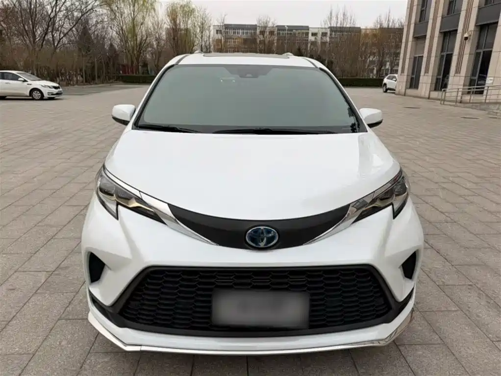 Granvia 2.5 L Hybrid Comfort