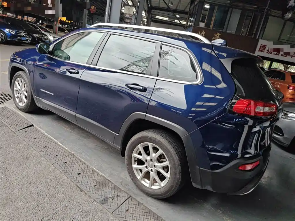 Cherokee 2.4 L Leading Intelligent