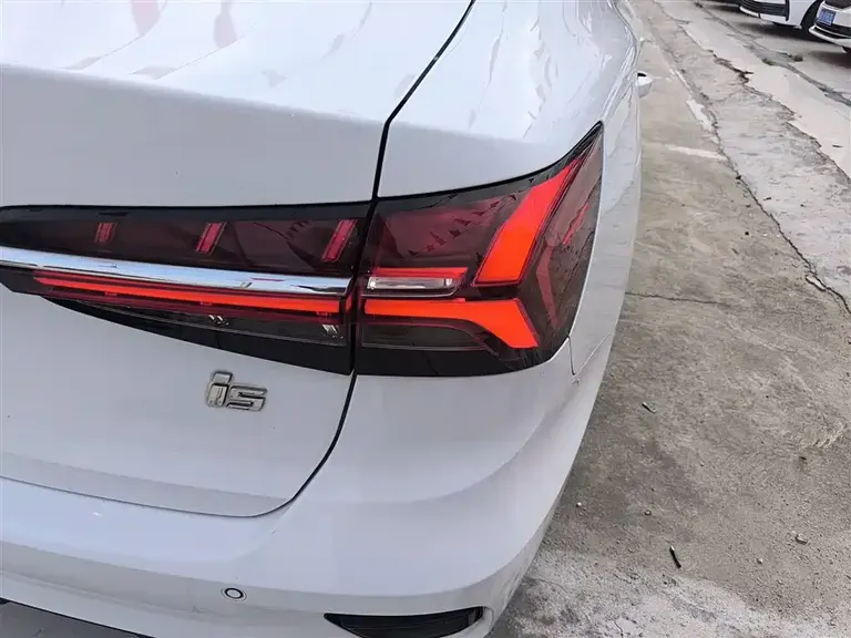 Roewe i5 1.5 L CVT Platinum