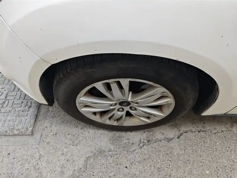 Ford Focus Sedan 1.6 L Manual Comfort