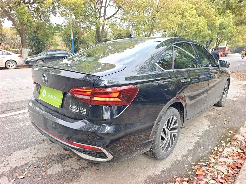 Lavida 300 TSI DSG Starry Sky Leading