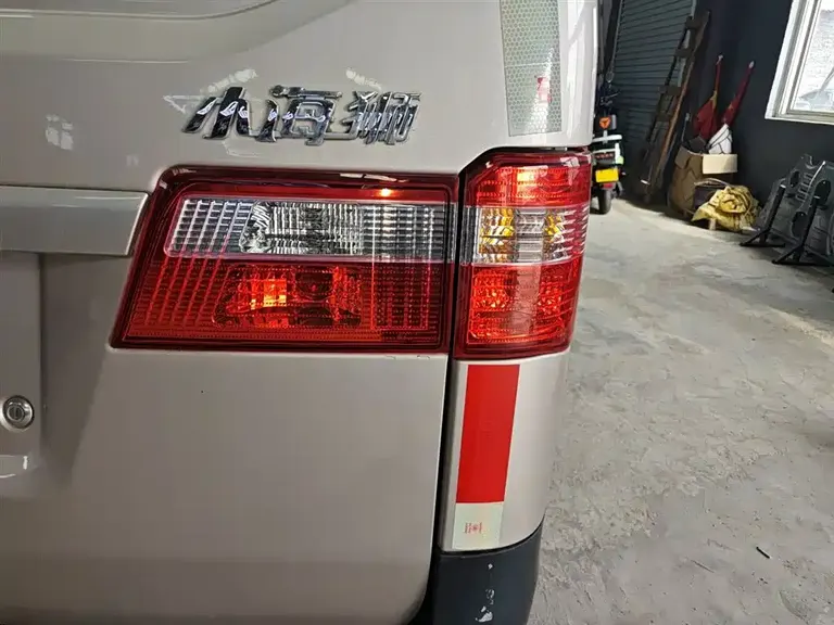 Jinbei Xiaohaishi X30 小海狮X30 2020款 1.5 L 厢货超享型国VI SWC15 M
