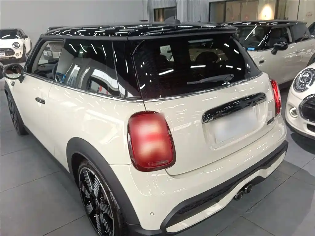 MINI 2.0 T COOPER S Artist