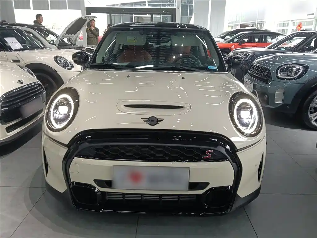 MINI 2.0 T COOPER S Artist