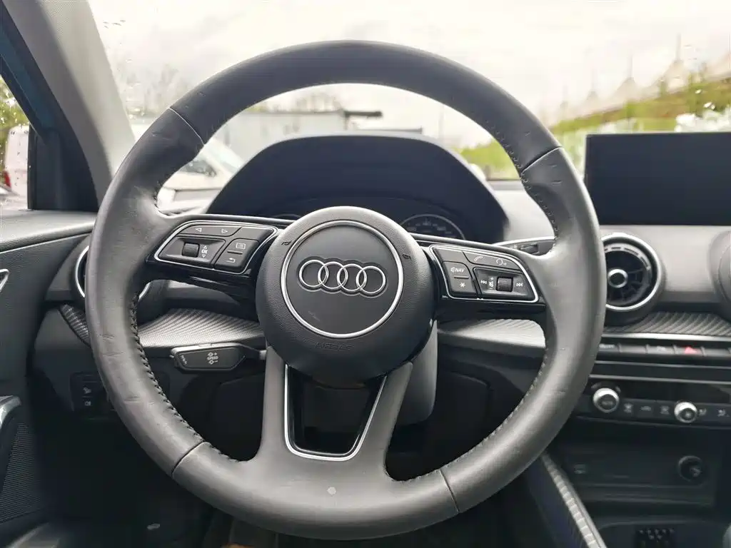 Audi Q2 L 35 TFSI Fashion Dynamic