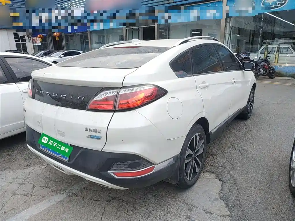 Venucia T90 2.0 L CVT Connected Smart Style CN-VI
