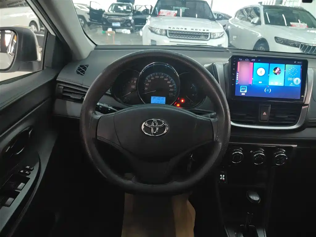 YARiS L Zhixiang 1.5 E CVT Charm Motion CN-VI