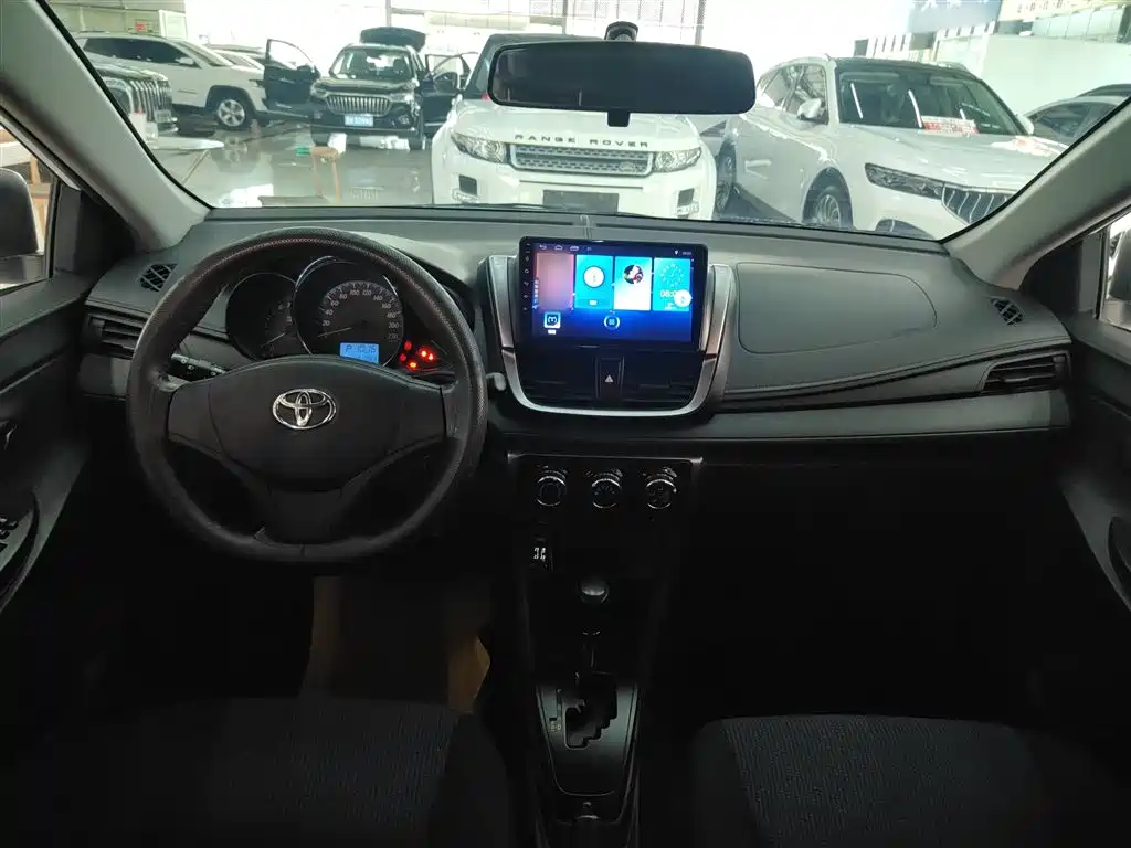 YARiS L Zhixiang 1.5 E CVT Charm Motion CN-VI