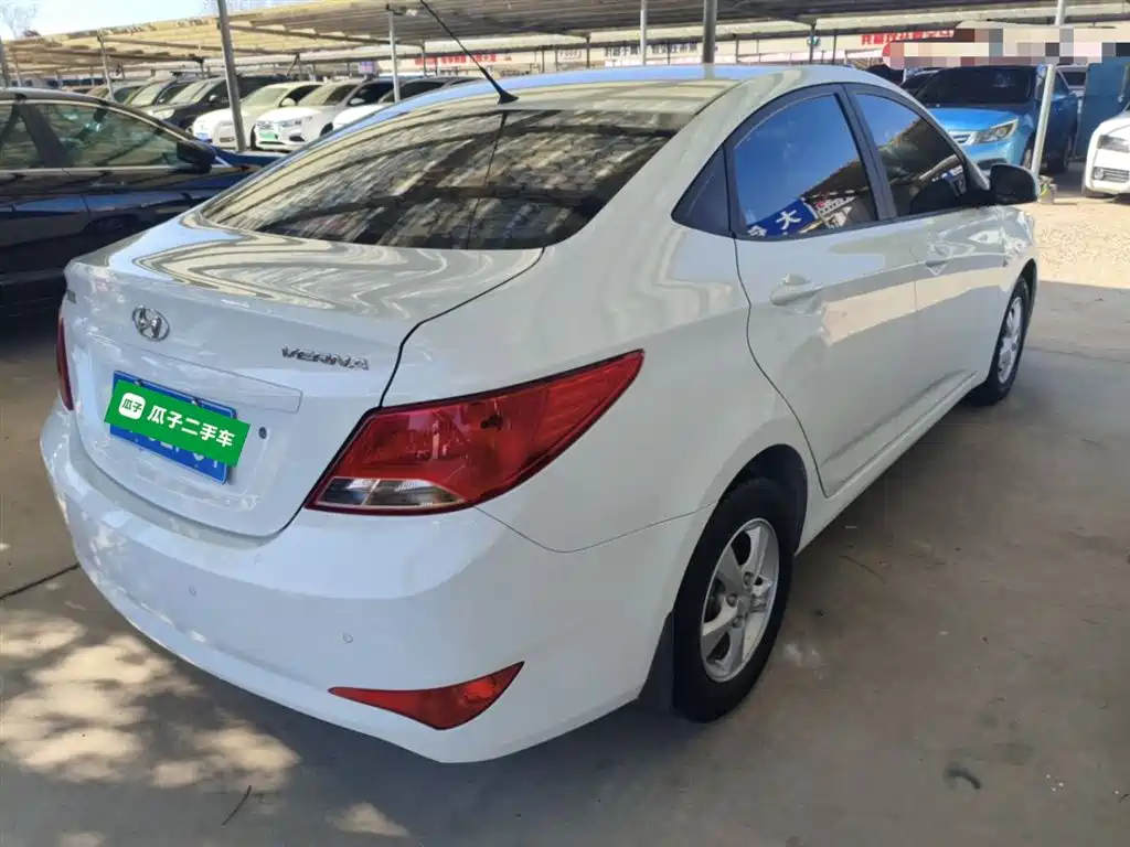 Accent 1.4 L Auto Intelligent GLS