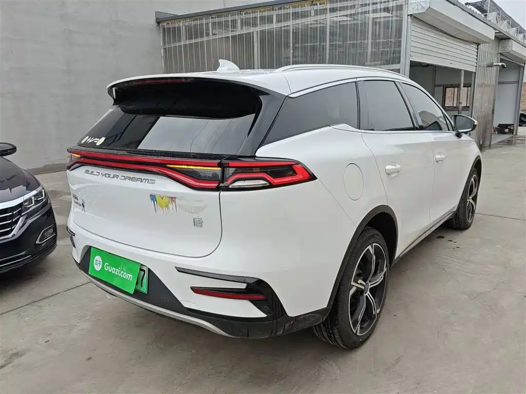Tang NEV DM-i 112 KM Honored