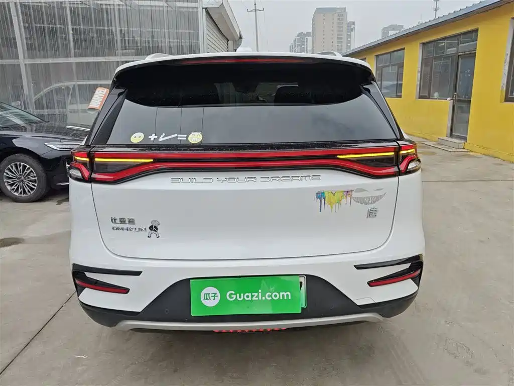 Tang NEV DM-i 112 KM Honored