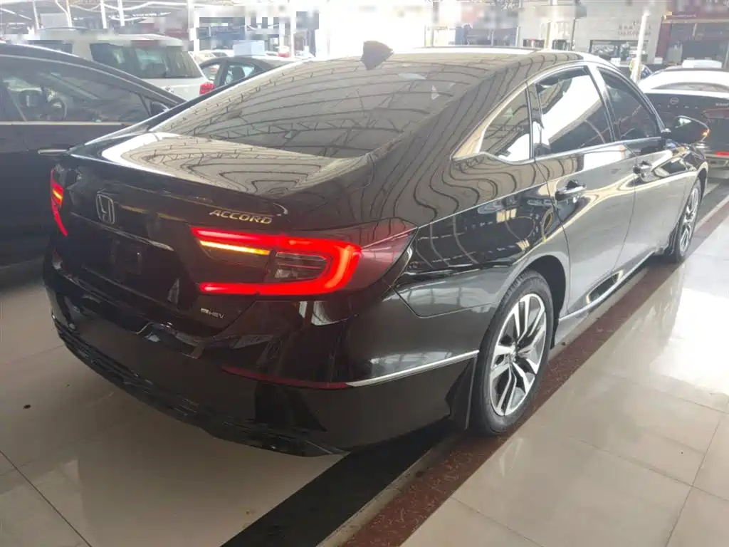 Accord Sharp· Hybrid 2.0 L Sharp Leading