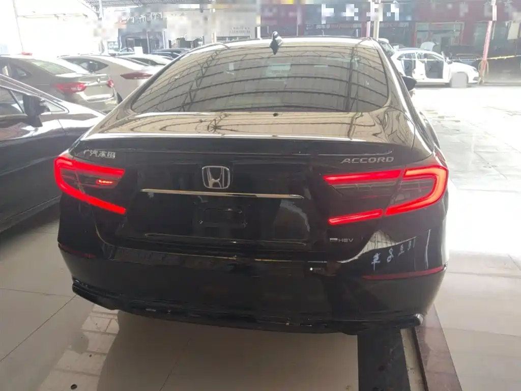 Accord Sharp· Hybrid 2.0 L Sharp Leading