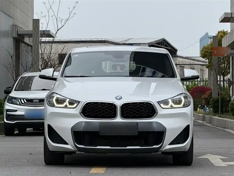 BMW X2 Facelift sDrive25 i Sharp Edge