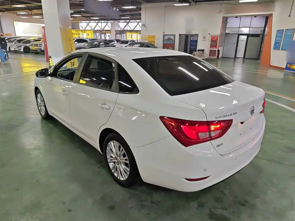 Excelle GT 15 N Auto Luxury