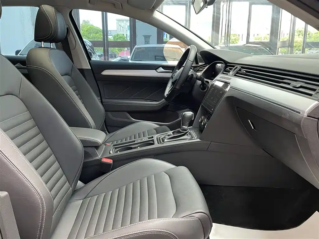 Magotan 200 10 K Commemorative 280 TSI DSG Comfort