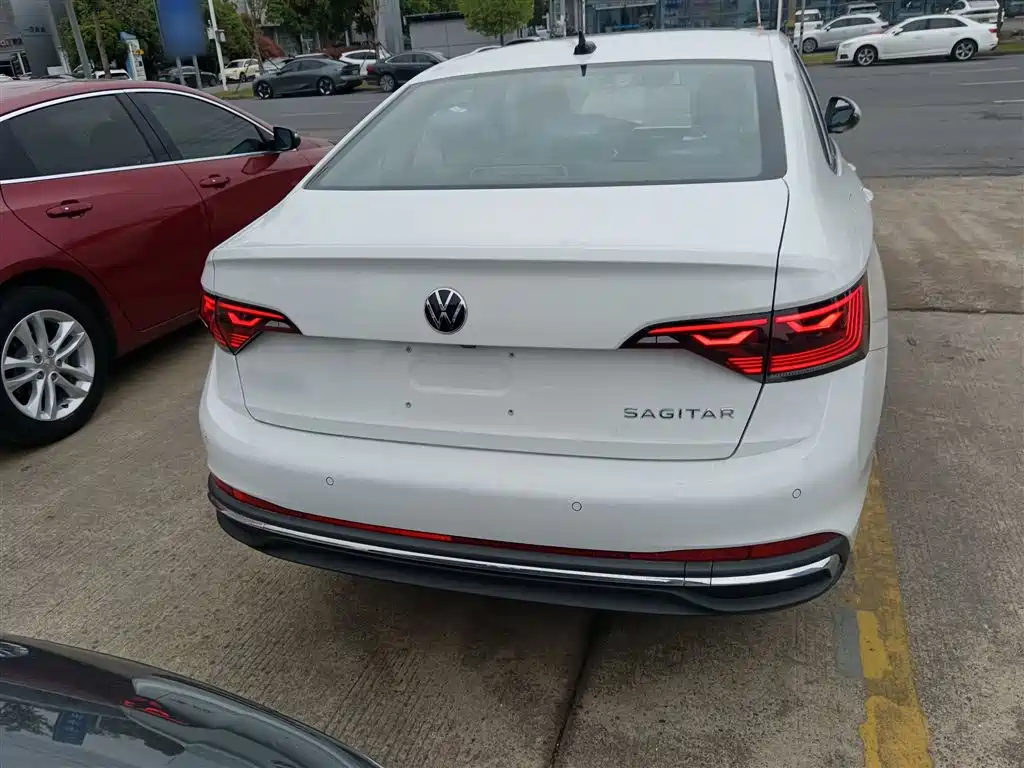Sagitar 速腾 2025款 改款 200 TSI DSG飞越版