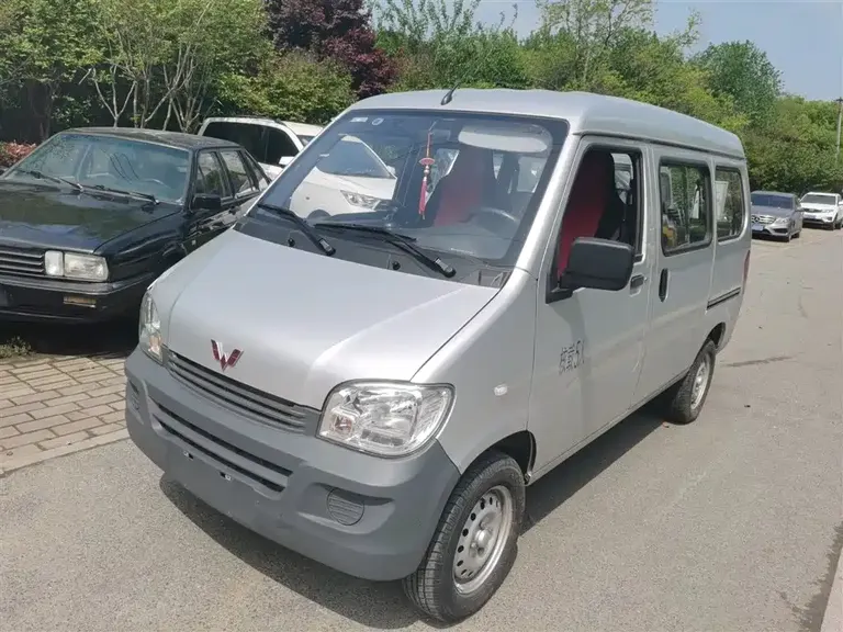 Wuling Zhiguang 1.5 L Utility 5 7-seat
