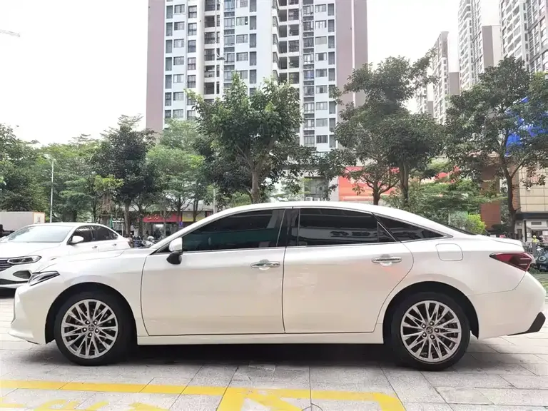 Toyota Avalon 2.0 L Luxury