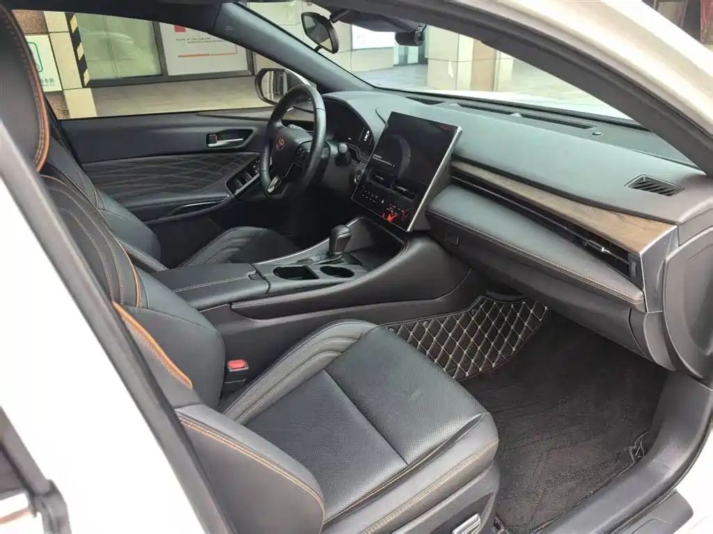 Avalon 2.0 L Luxury