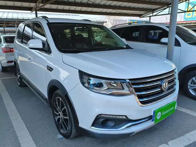 Dongfeng Fengxing SX6 1.6 L CVT Luxury