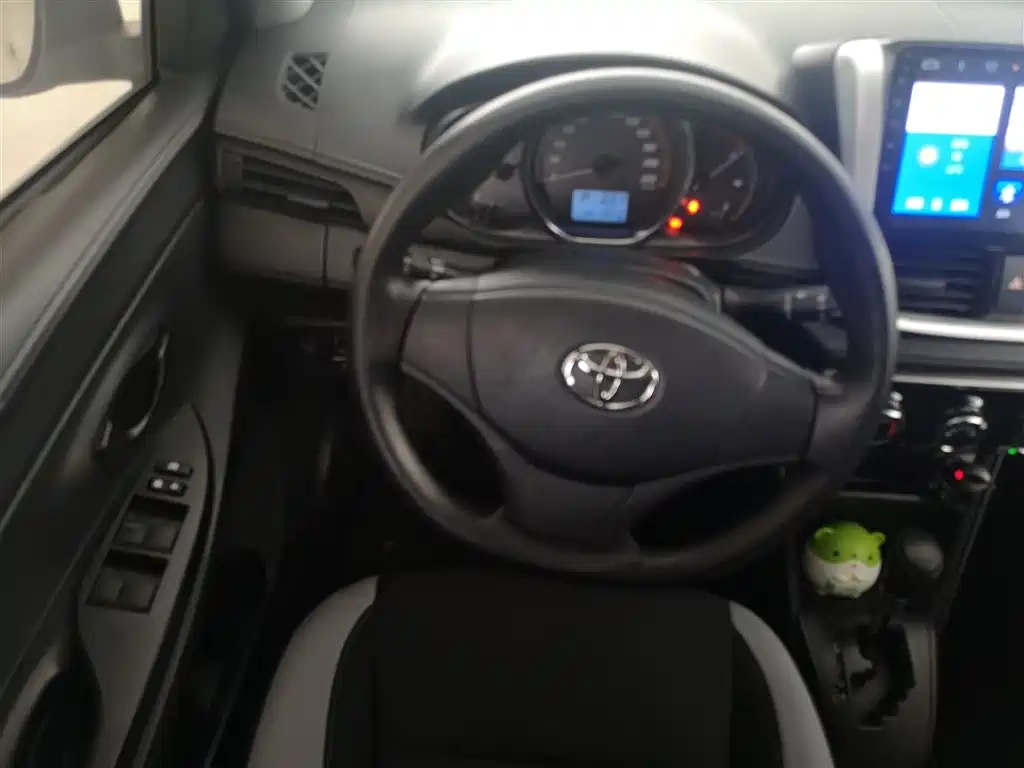 YARiS L Zhixuan Zhixuan X 1.5 L CVT Leading