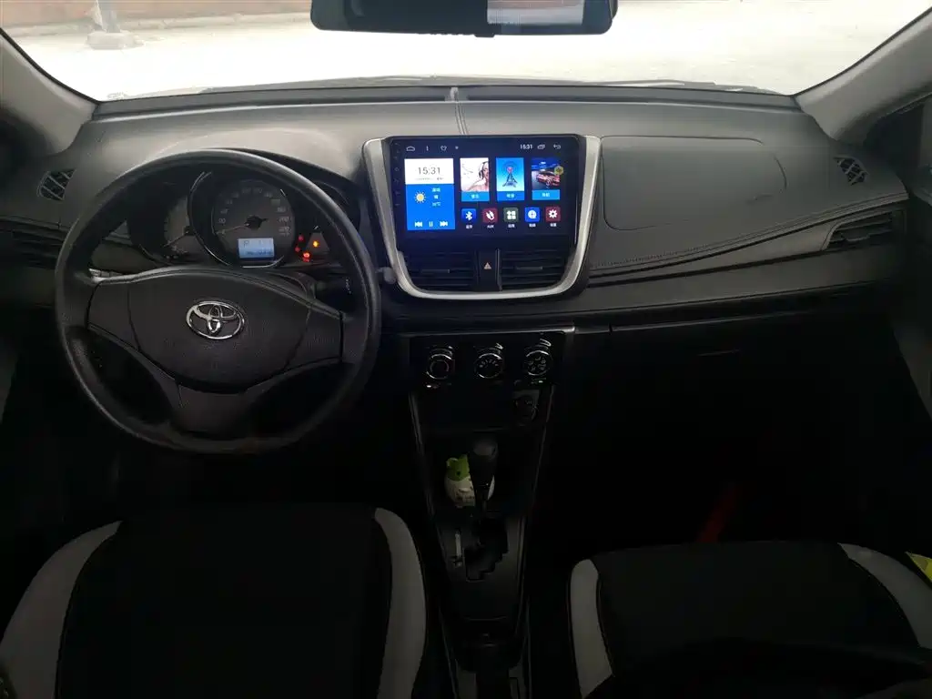 YARiS L Zhixuan Zhixuan X 1.5 L CVT Leading