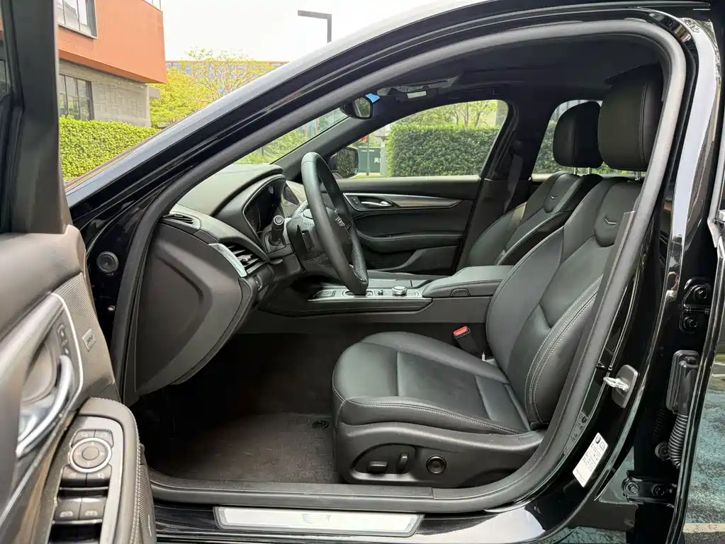 Cadillac CT5 28 T Luxury (Standard)