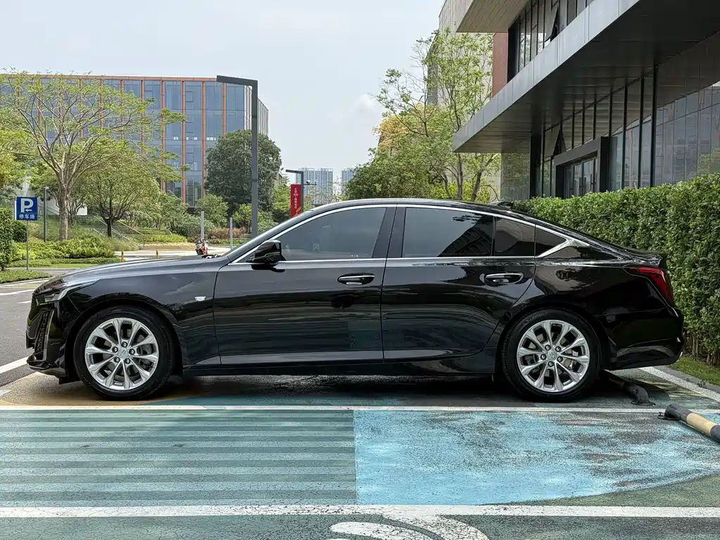 Cadillac CT5 28 T Luxury (Standard)
