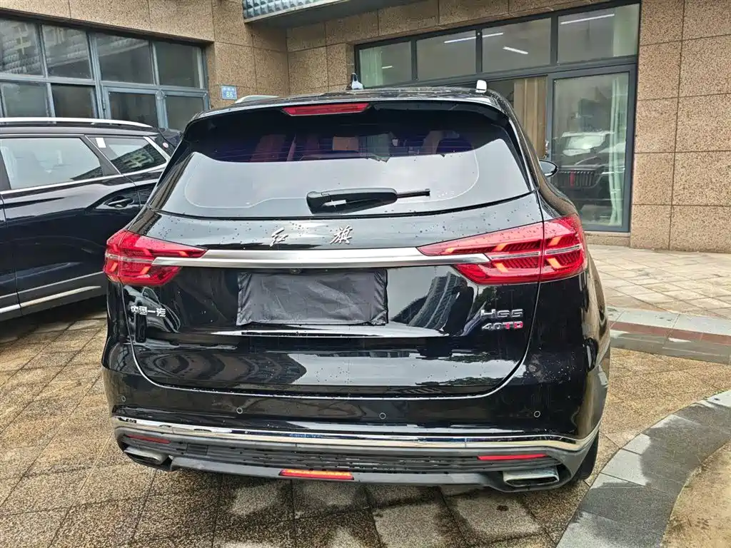 Hongqi HS5 2.0 T Connected Flagship Enjoyment