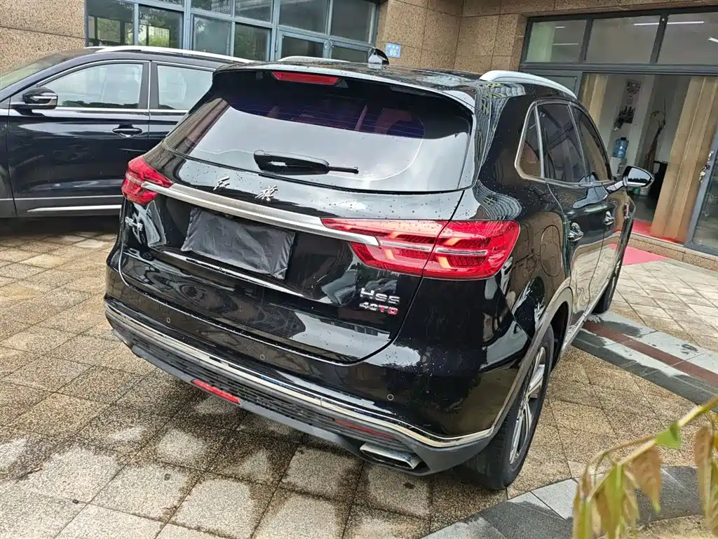 Hongqi HS5 2.0 T Connected Flagship Enjoyment