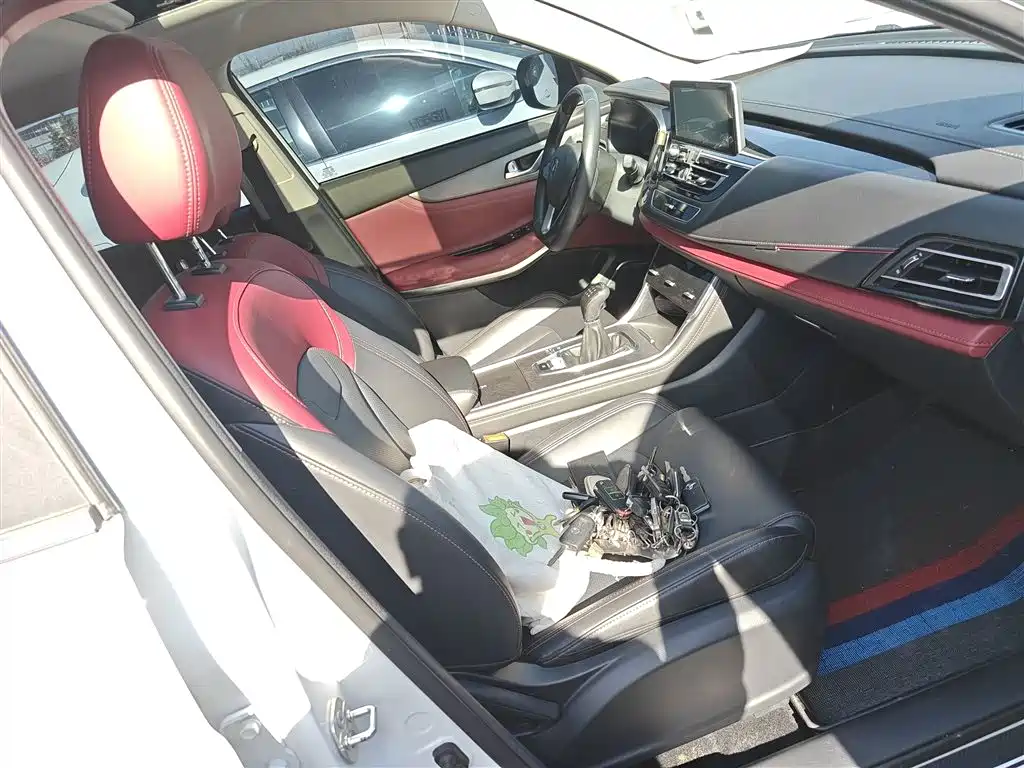 Changan CS75 长安CS75 2023款 畅享版 1.5 T 手动精英型