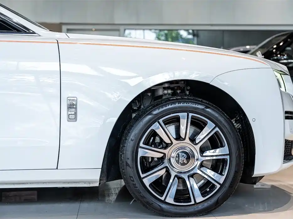 Ghost 6.7 T Standard Wheelbase
