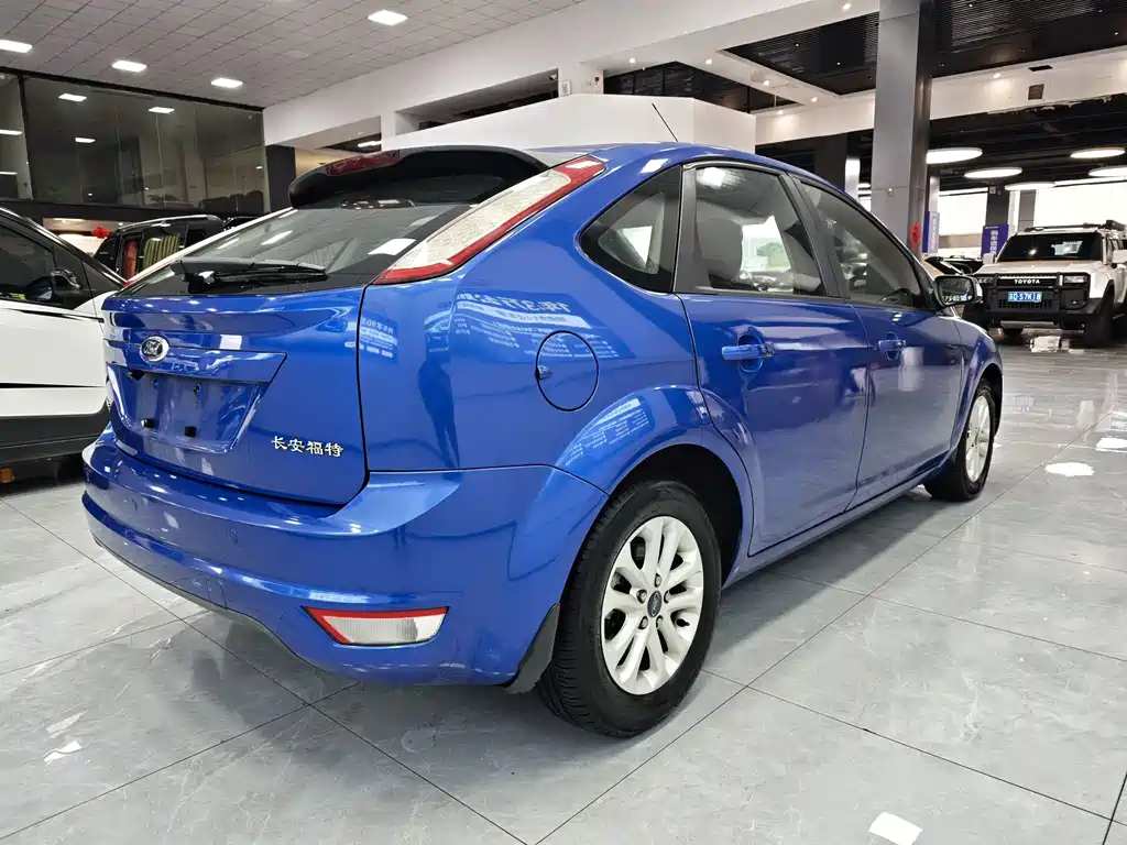 Focus Hatchback Classic 1.8 L Auto Million Commemorative