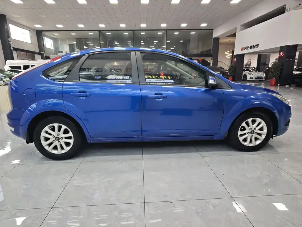 Focus Hatchback Classic 1.8 L Auto Million Commemorative
