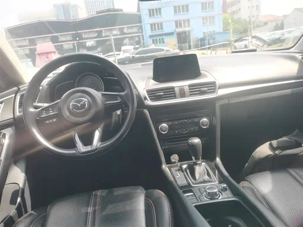 Mazda 3 Axela Cloud Control Sedan 1.5 L Auto Luxury CN-VI