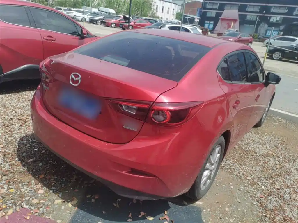 Mazda 3 Axela Cloud Control Sedan 1.5 L Auto Luxury CN-VI