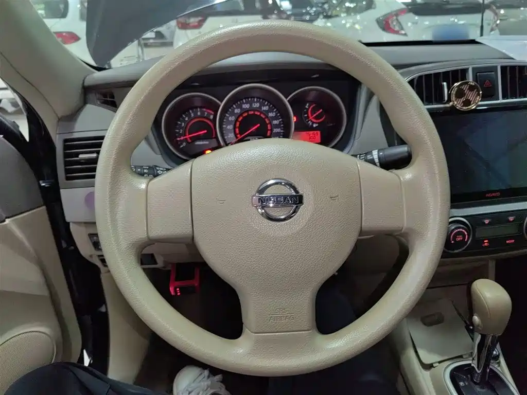 Sylphy Classic 1.6 XE CVT Comfort