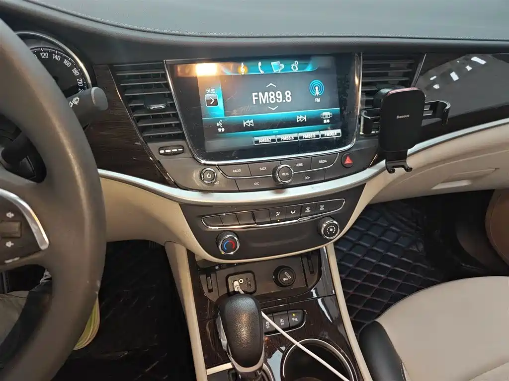 Verano Sedan 15 S Auto Leading