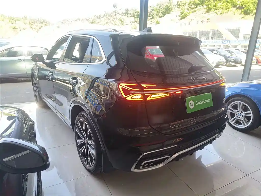 Hongqi HS5 2.0 T 4 WD Flagship Enjoyment Pro